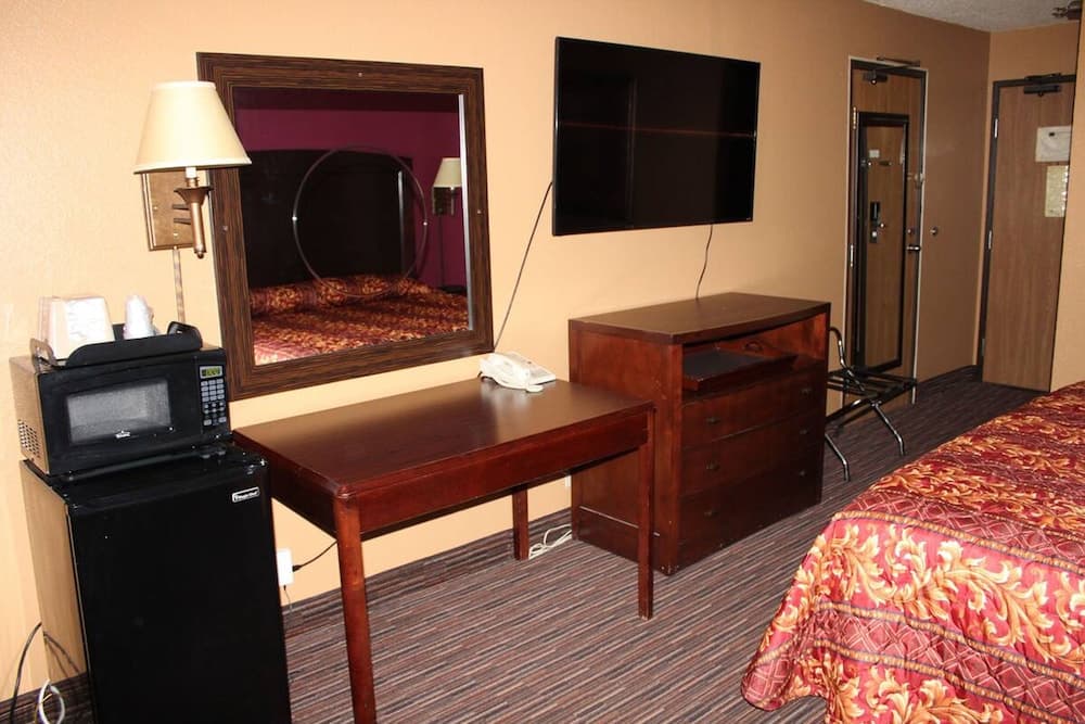 Coratel Inn and Suites by Jasper Stillwater interior in Stillwater, MN — gallery photo 2