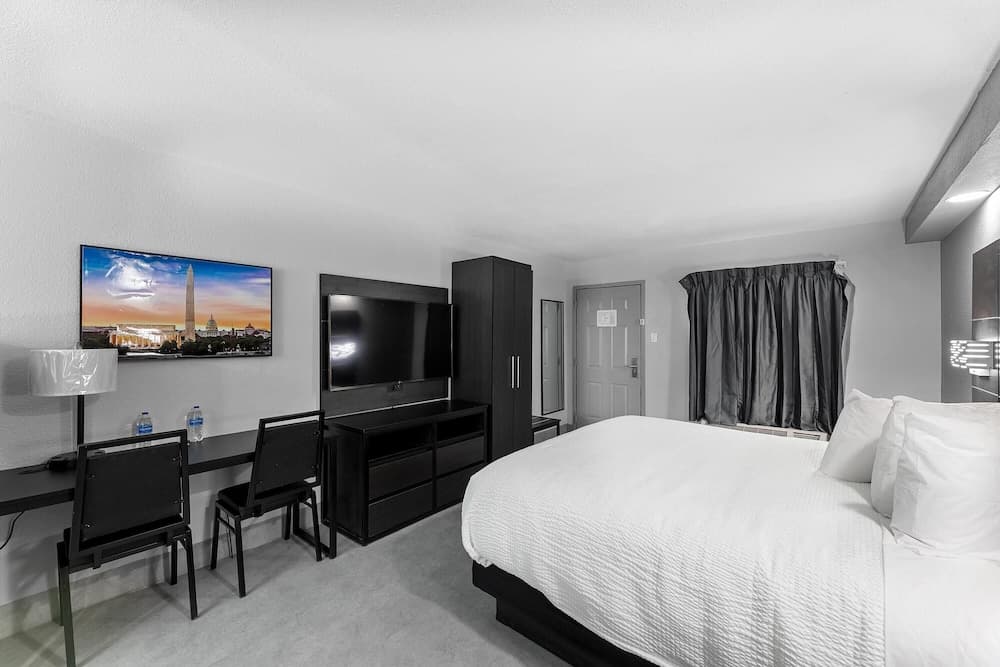Baymont by Wyndham San Antonio Near Lackland AFB featured exterior or lobby in San Antonio, TX — similar hotel
