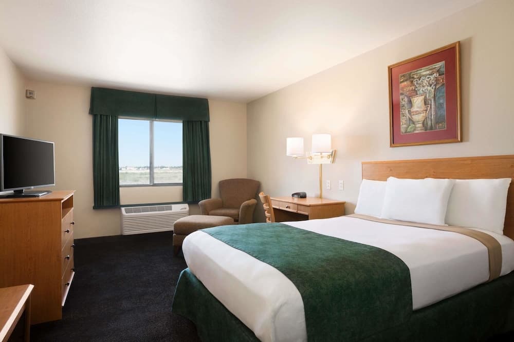 Travelodge by Wyndham Pecos interior in Pecos — gallery photo 2