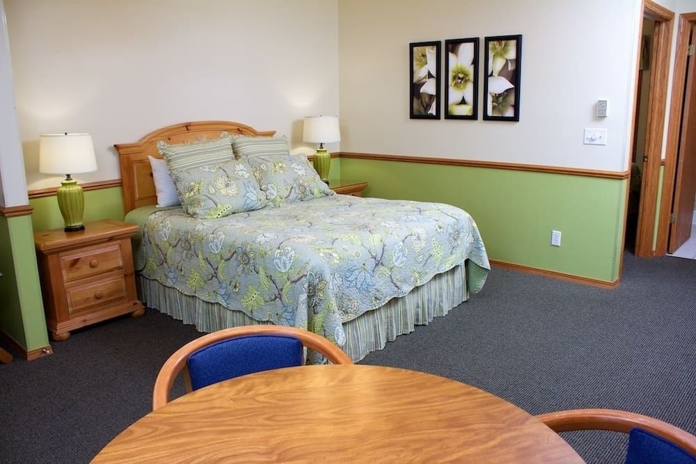 Bay Breeze Resort interior in Ephraim, WI — gallery photo 2