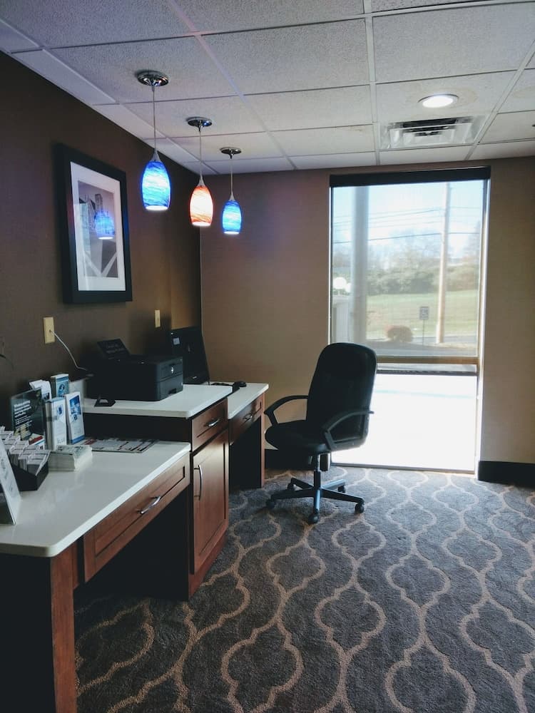 Comfort Suites Johnson City near University gallery photo in Johnson City, TN — image 34