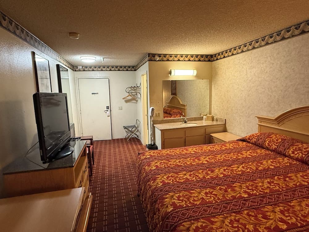 New Budget Inn gallery photo in Victorville, CA — image 36
