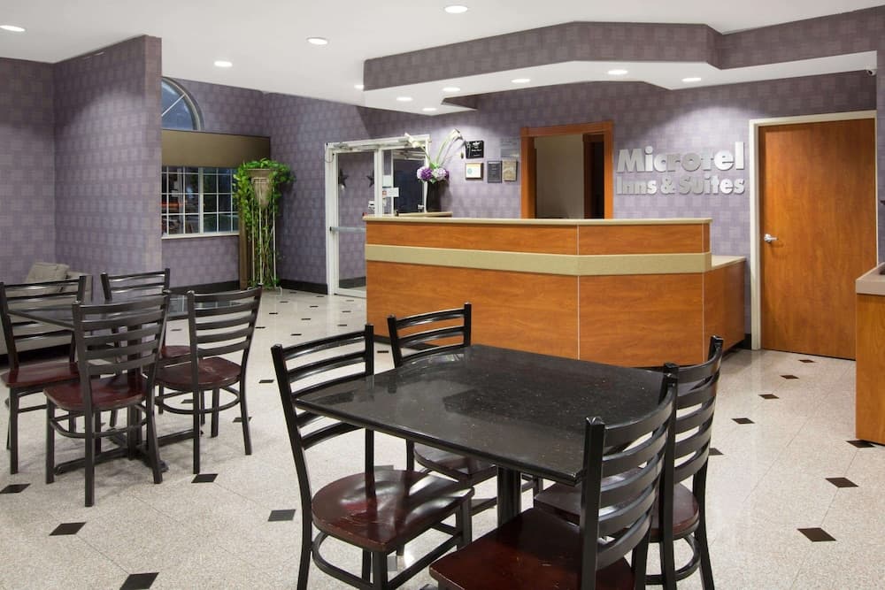 Microtel Inn & Suites by Wyndham Garland/Dallas gallery photo in Garland, TX — image 9