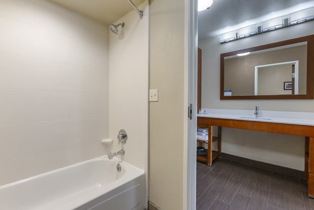 Comfort Inn & Suites Coeur d'Alene gallery photo in Coeur d'Alene, ID — image 25