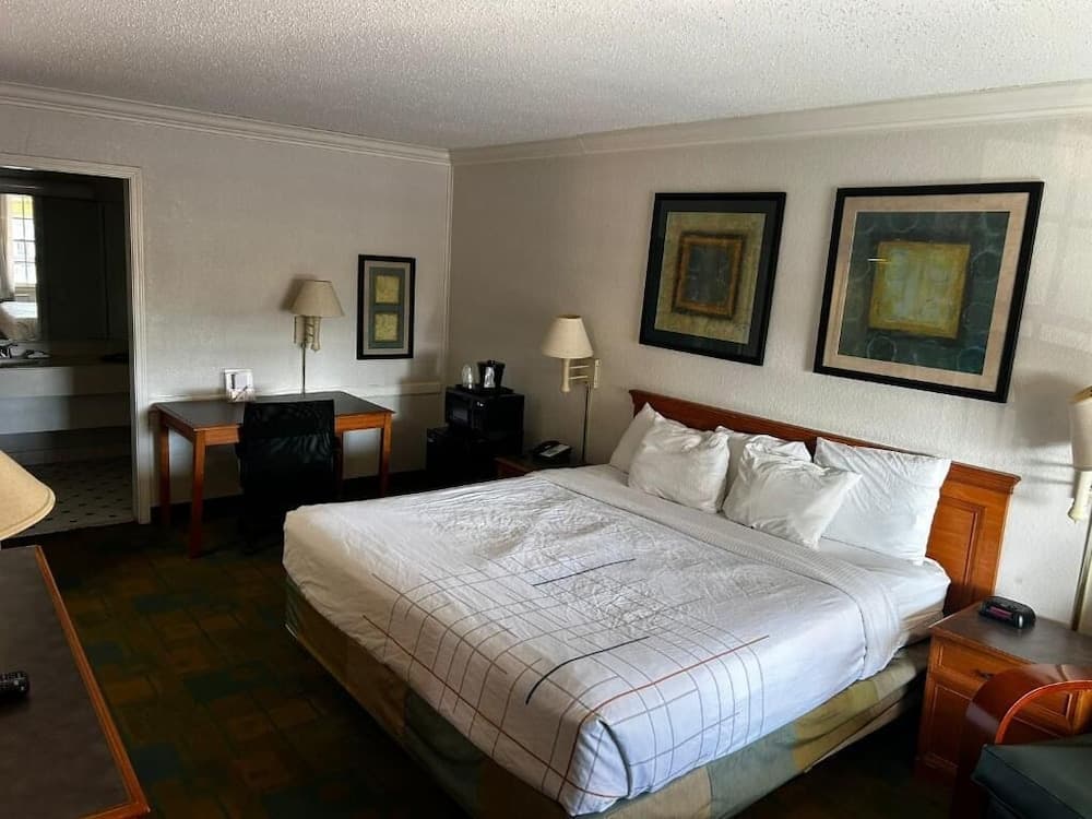 Causeway Inn - Metairie gallery photo in Metairie, LA — image 15