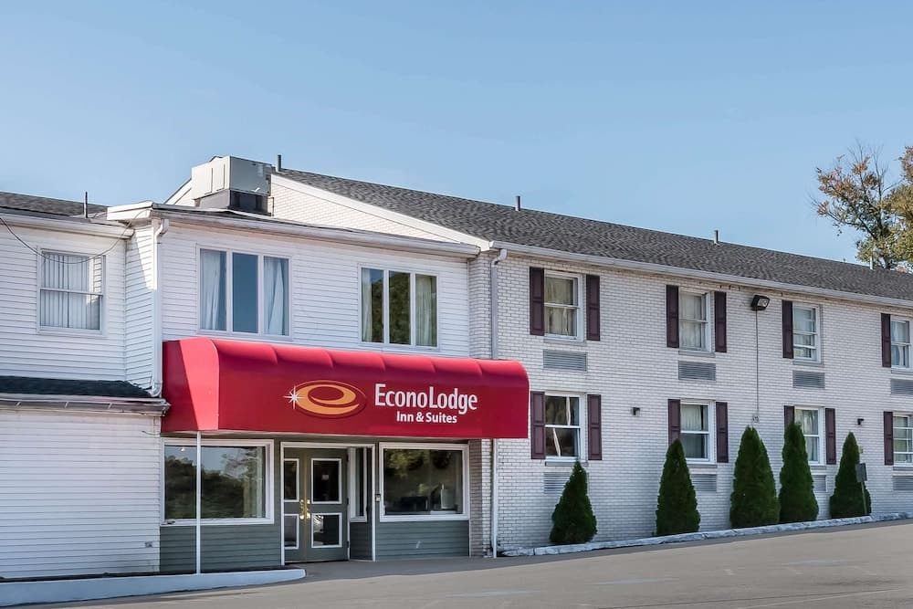Econo Lodge Reading Airport featured exterior or lobby in Reading, PA — similar hotel