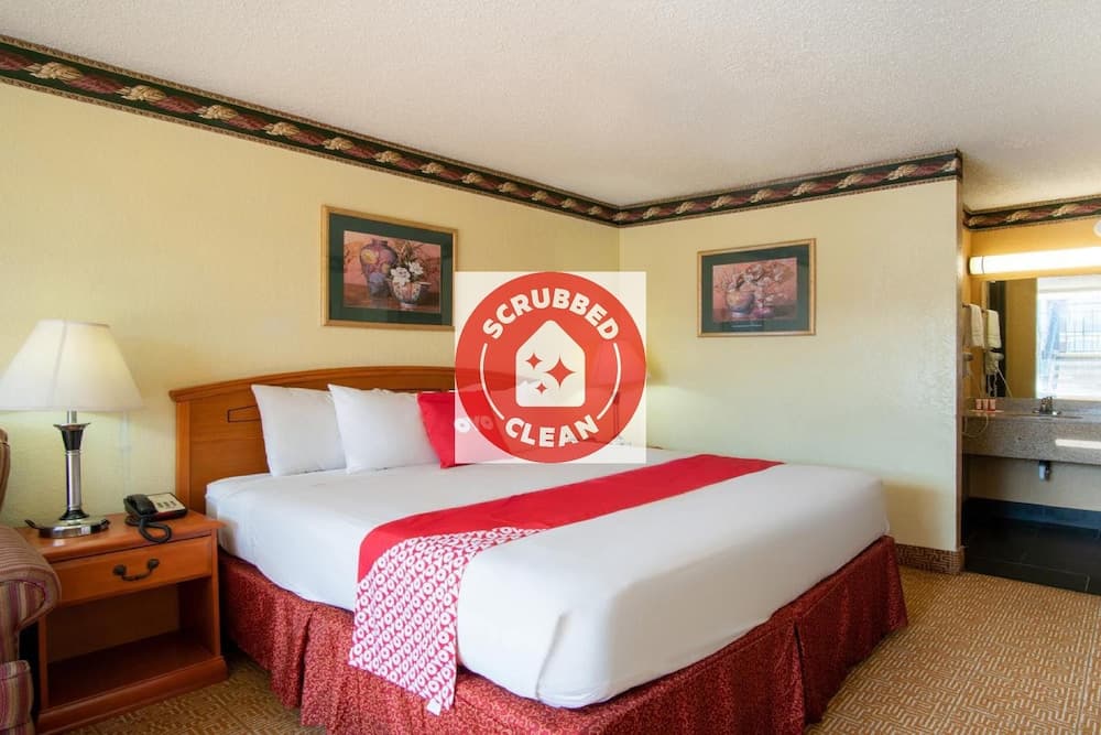 OYO Hotel Oklahoma City South I-35 and SE 29th interior in Oklahoma City, OK — gallery photo 2
