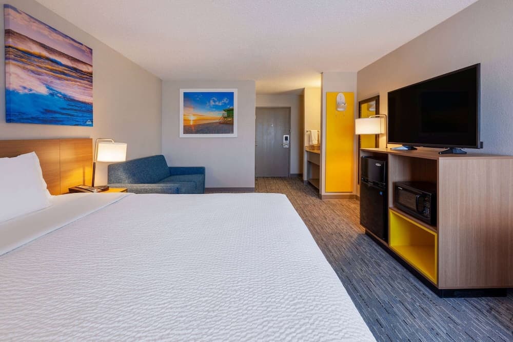 Days Inn by Wyndham Sturtevant / Racine / Mount Pleasant gallery photo in Mount Pleasant, WI — image 17