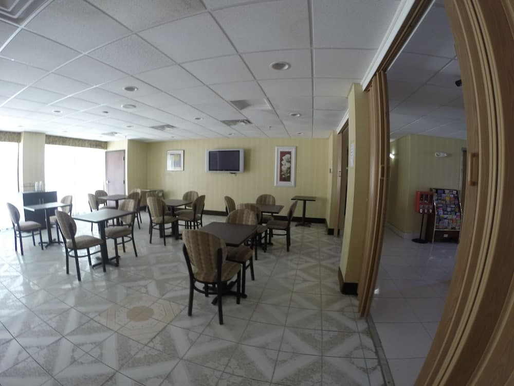 Jameson Inn and Suites Riverdale property views in Riverdale, GA — gallery photo 3