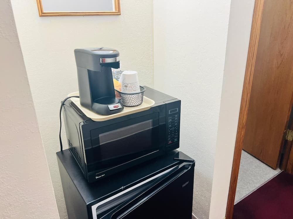 Villa Inn Motel Near Hwy 12 WI Capital O property views in Fort Atkinson, WI — gallery photo 3