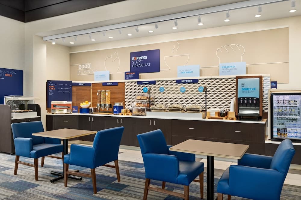 Holiday Inn Express & Suites Akron Regional Airport Area by IHG gallery photo in Akron, OH — image 42