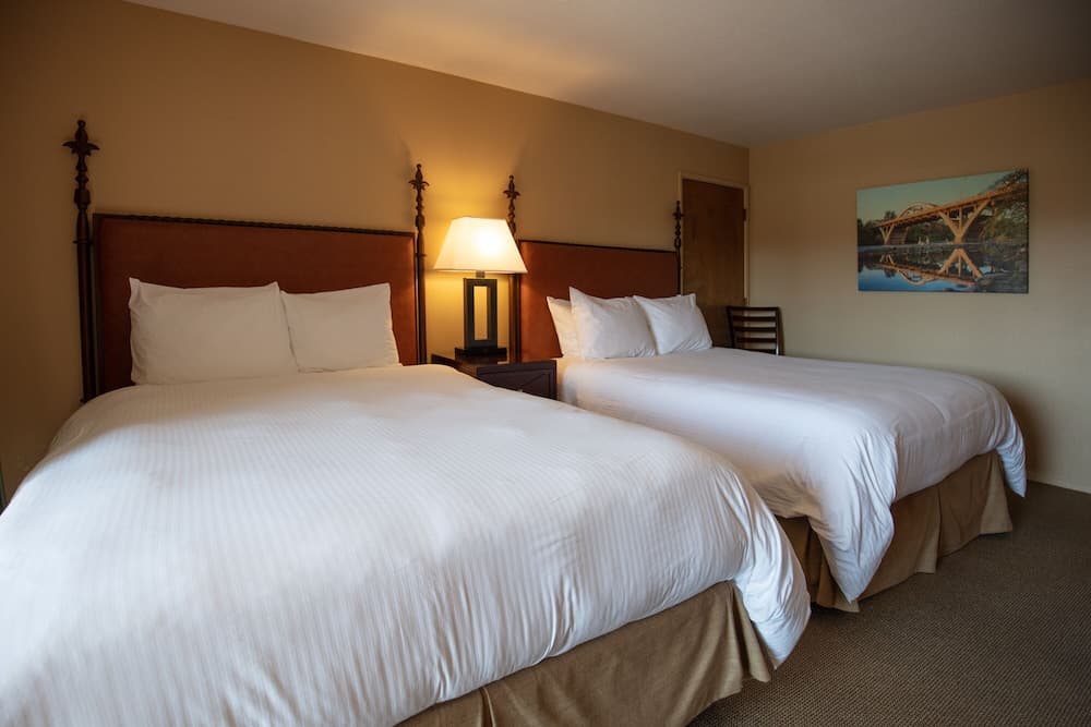 Riverside Inn gallery photo in Grants Pass, OR — image 30