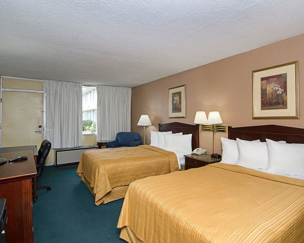 Quality Inn Shenandoah Valley property views in New Market, VA — gallery photo 3