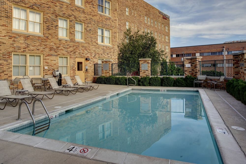 Courtyard by Marriott Kansas City Country Club Plaza featured exterior or lobby in Kansas City, MO — similar hotel