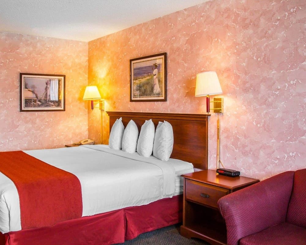 Econo Lodge Longmont East property views in Longmont, CO — gallery photo 3