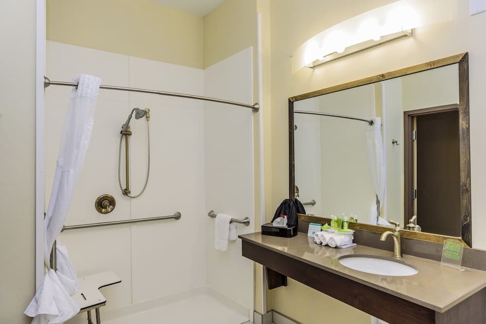 Holiday Inn Express Cheektowaga North East by IHG gallery photo in Buffalo, NY — image 34