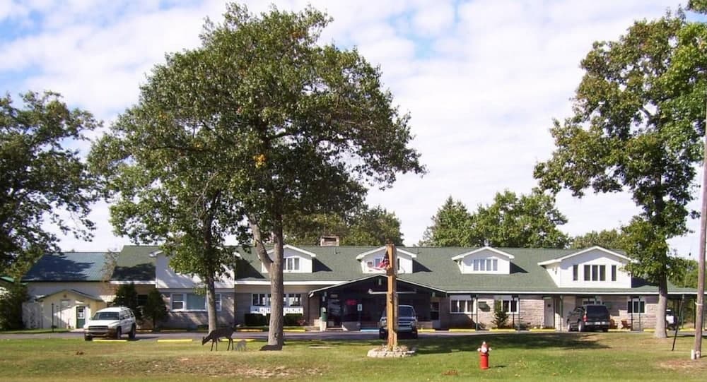 Rodeway Inn Oscoda featured exterior or lobby in Oscoda, MI — similar hotel