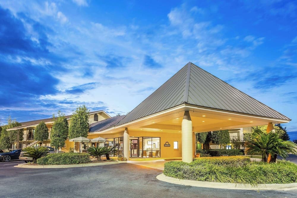 Days Inn by Wyndham Lake Park/Valdosta featured exterior or lobby in Lake Park, GA — similar hotel