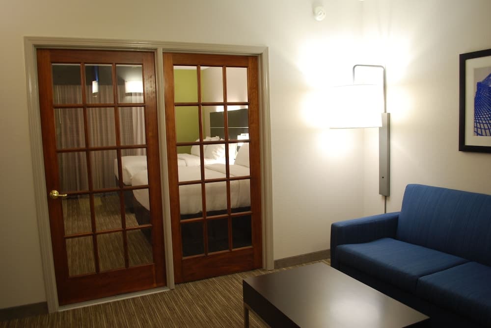 Holiday Inn Express Hotel and Suites Kingsport by IHG property views in Kingsport, TN — gallery photo 3