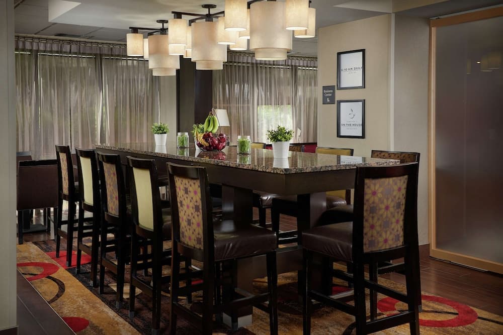 Hampton Inn Louisville I-65 @ Brooks Rd. interior in Brooks, KY — gallery photo 2