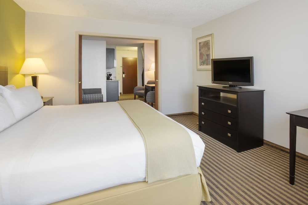 Kalamazoo Hotel and Suites interior in Kalamazoo, MI — gallery photo 2