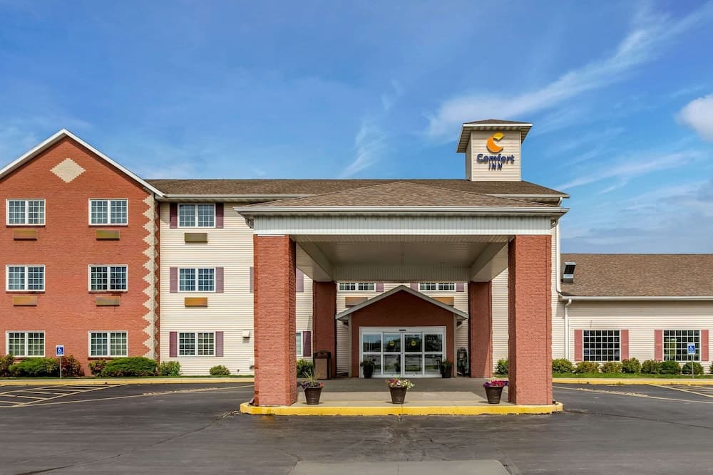 Comfort Inn Story City featured exterior or lobby in Story City, IA — similar hotel