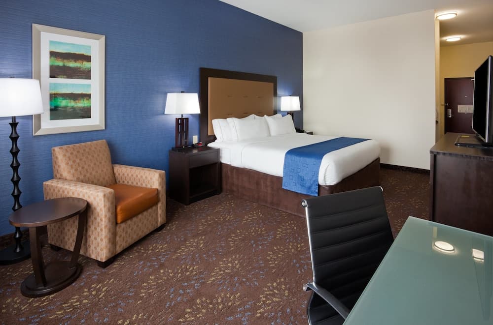 Holiday Inn Express & Suites Davenport by IHG gallery photo in Davenport, IA — image 24