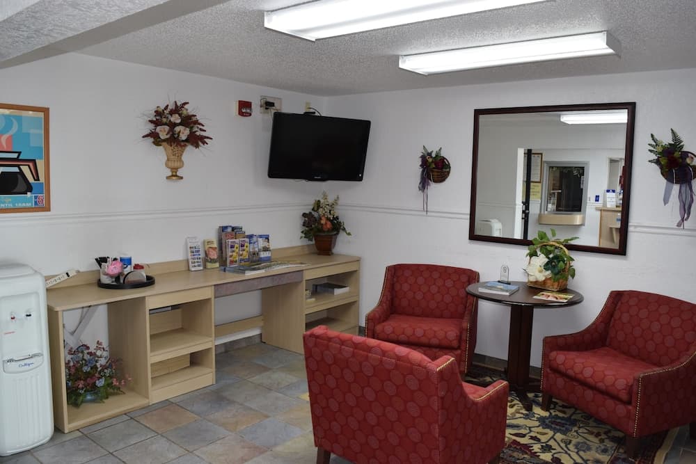Americas Best Value Inn Jefferson City interior in Jefferson City, MO — gallery photo 2