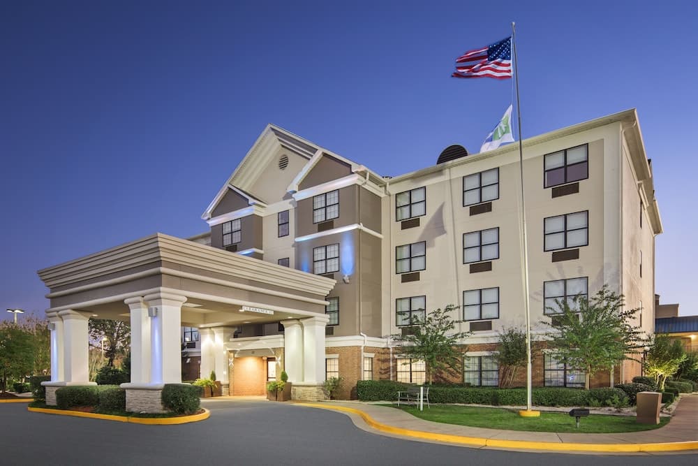 Holiday Inn Express & Suites Byron by IHG — hotel in Byron, Georgia