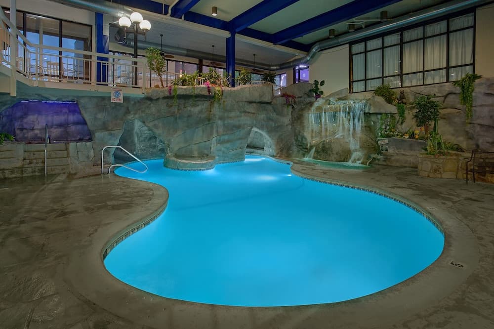 Sidney James Mountain Lodge featured exterior or lobby in Gatlinburg, TN — similar hotel