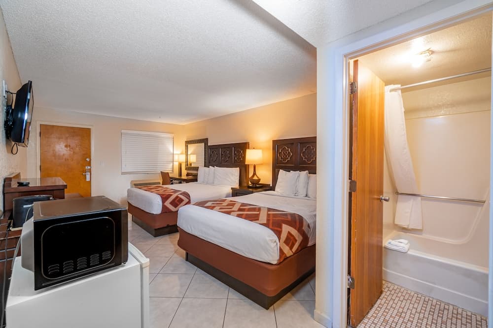 Sevilla Inn - Near Medieval Times interior in Kissimmee, FL — gallery photo 2