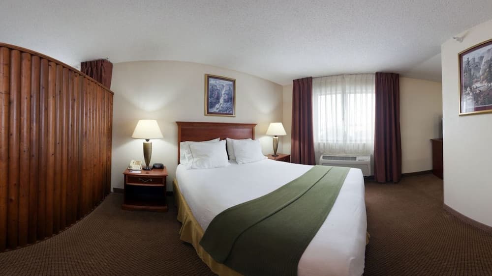 Holiday Inn Express Adrian by IHG interior in Adrian, MI — gallery photo 2