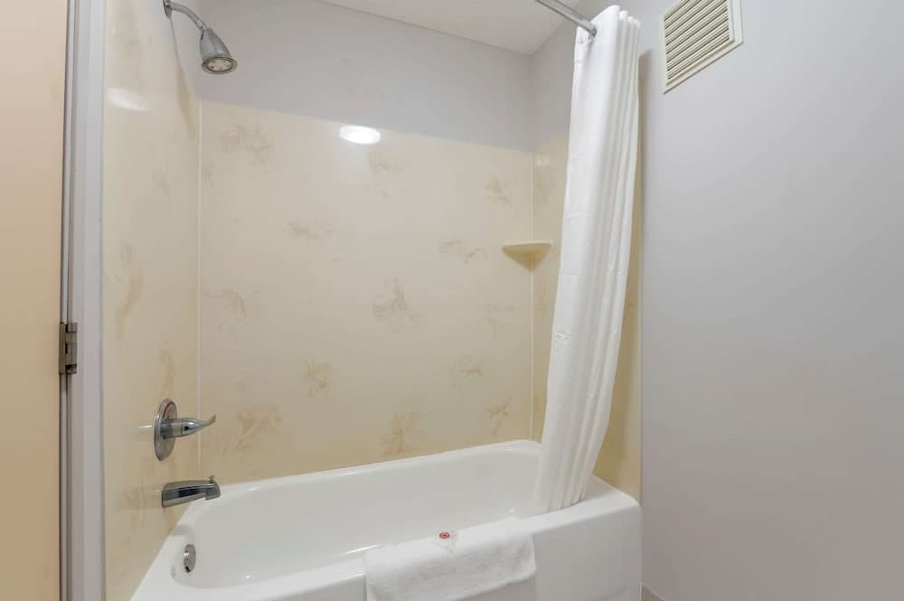 Comfort Inn & Suites Zanesville City Center gallery photo in Zanesville, OH — image 26