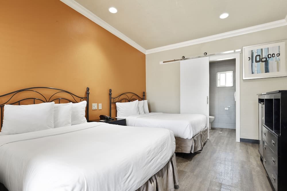 Le Blanc Inn & Suites gallery photo in El Monte, CA — image 84