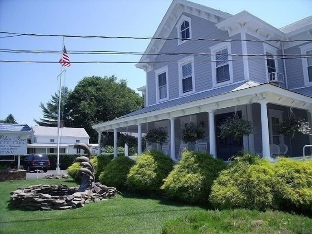 The Blue Inn At North Fork featured exterior or lobby in East Marion, NY — similar hotel