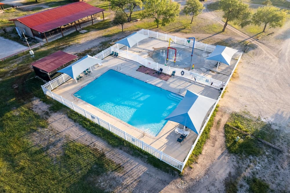 Nueces River RV & Cabin Resort interior in Uvalde, TX — gallery photo 2