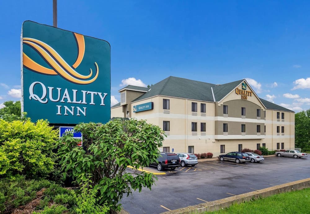 Quality Inn I-70 Near Kansas Speedway featured exterior or lobby in Kansas City, KS — similar hotel