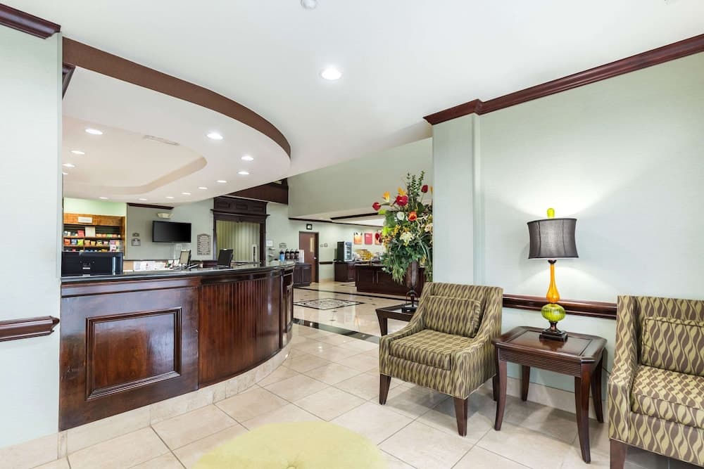 Comfort Suites Beaumont I-10 gallery photo in Beaumont, TX — image 14