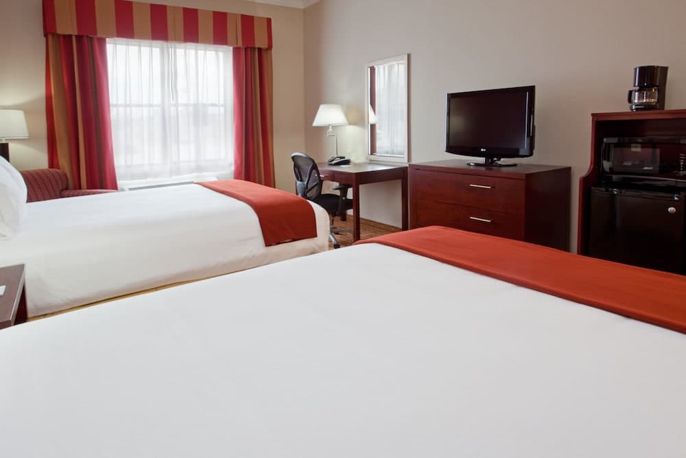 Holiday Inn Express Hotel & Suites VIDOR SOUTH by IHG interior in Vidor, TX — gallery photo 2