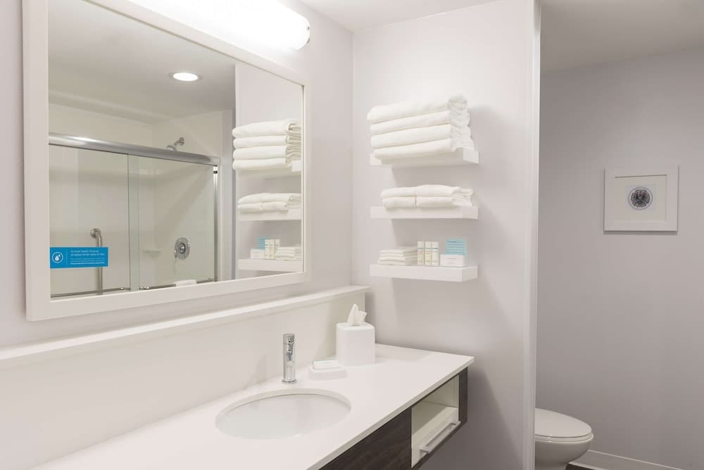 Hampton Inn & Suites Chicago Schaumburg property views in Schaumburg, IL — gallery photo 3