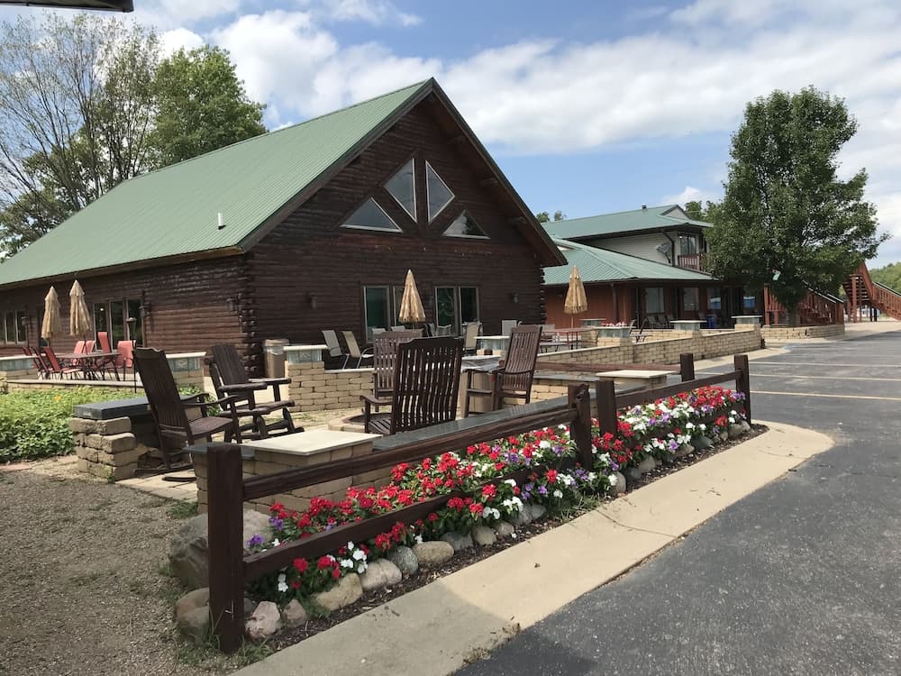 The Inn At Gull Lake featured exterior or lobby in Richland, MI — similar hotel
