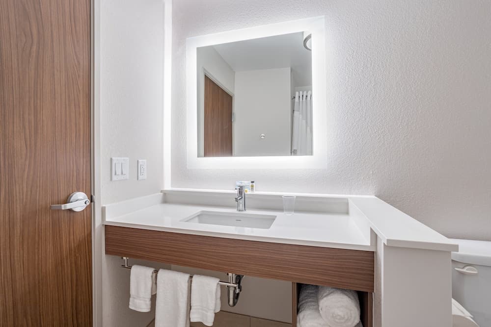 Holiday Inn Express & Suites Elkhart North by IHG gallery photo in Elkhart, IN — image 6