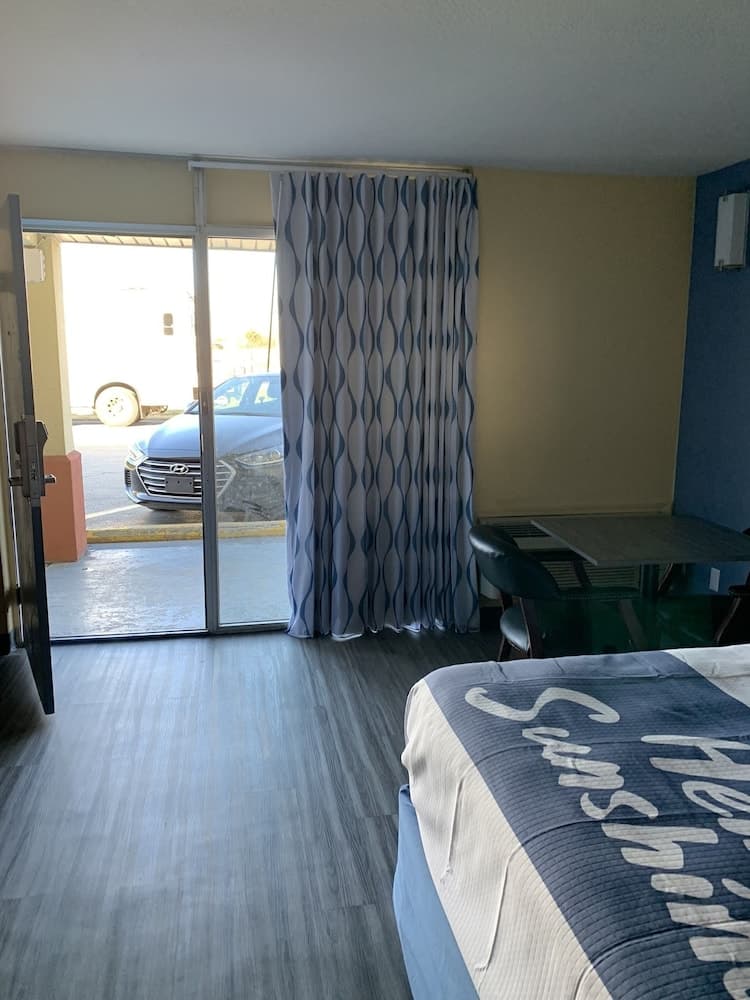 Days Inn by Wyndham Okmulgee property views in Okmulgee, OK — gallery photo 3