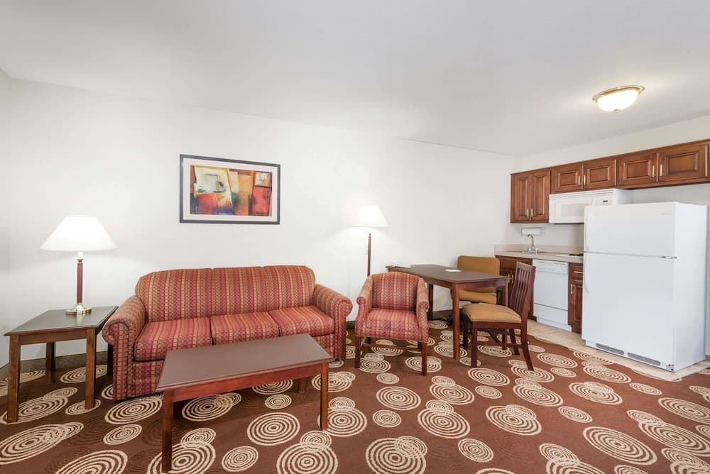 Hawthorn Extended Stay by Wyndham Seville interior in Seville, OH — gallery photo 2