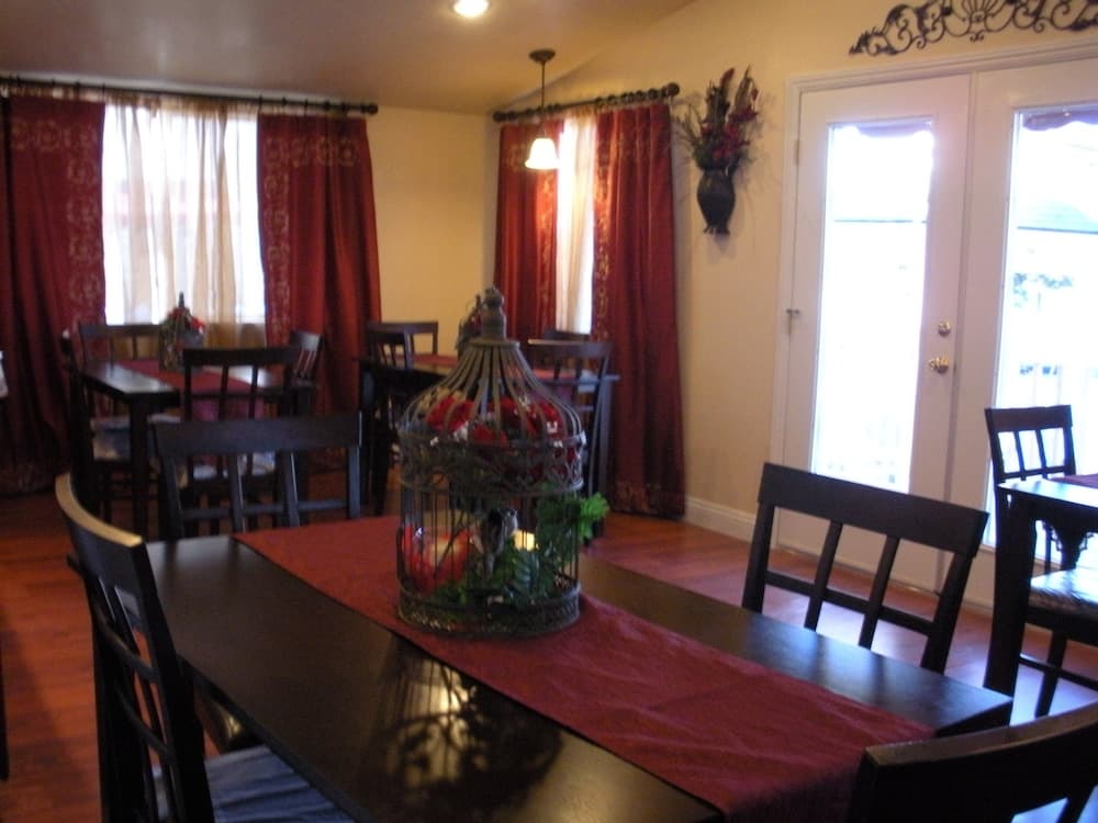 Travel Inn And Suites gallery photo in Victorville, CA — image 10