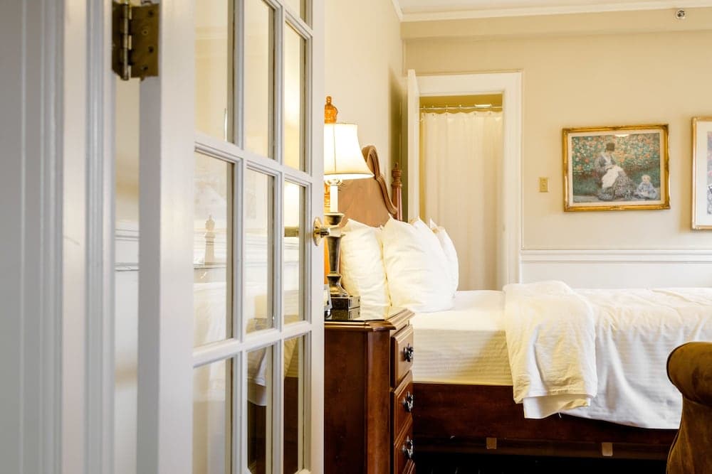 Hotel 340 gallery photo in St. Paul, MN — image 37