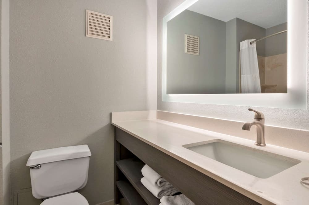 Comfort Inn & Suites Zanesville City Center gallery photo in Zanesville, OH — image 5