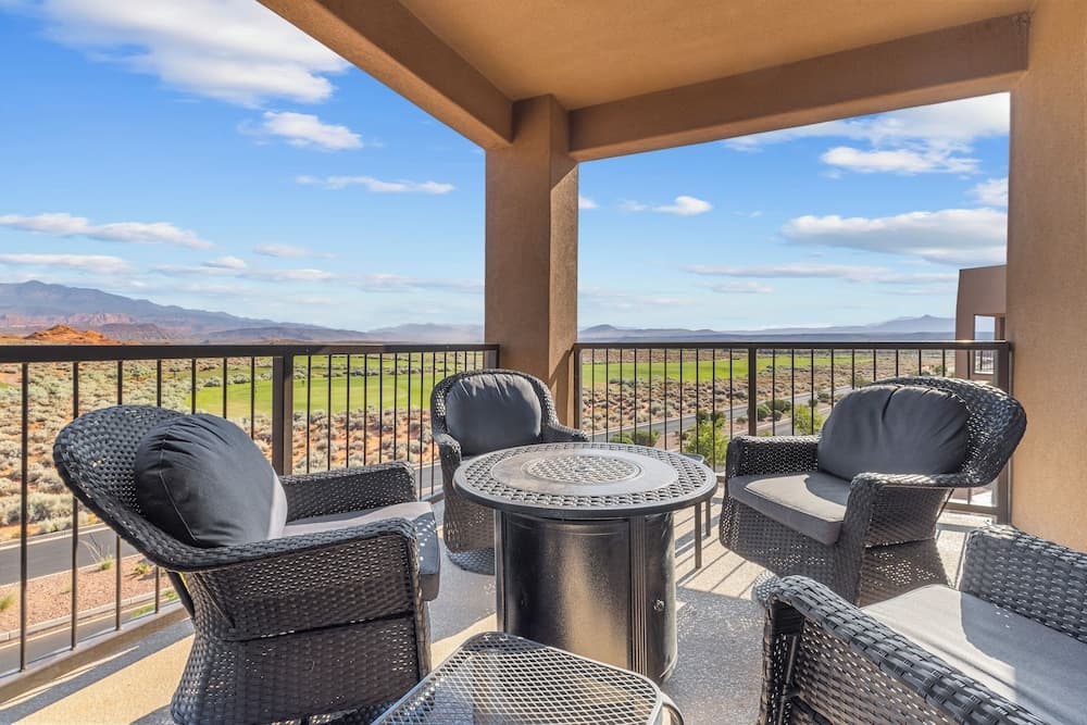 Vacation Rentals at Sand Hollow Resort property views in Hurricane, UT — gallery photo 3