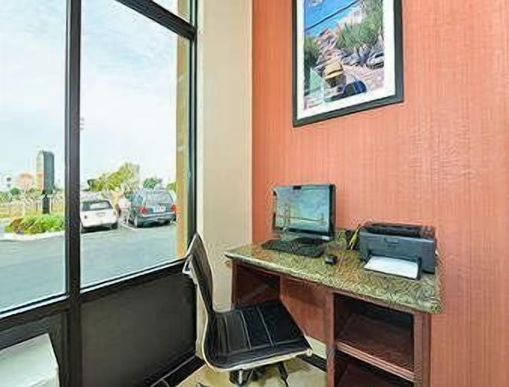 Super 8 by Wyndham Vallejo/Napa Valley gallery photo in Vallejo, CA — image 25