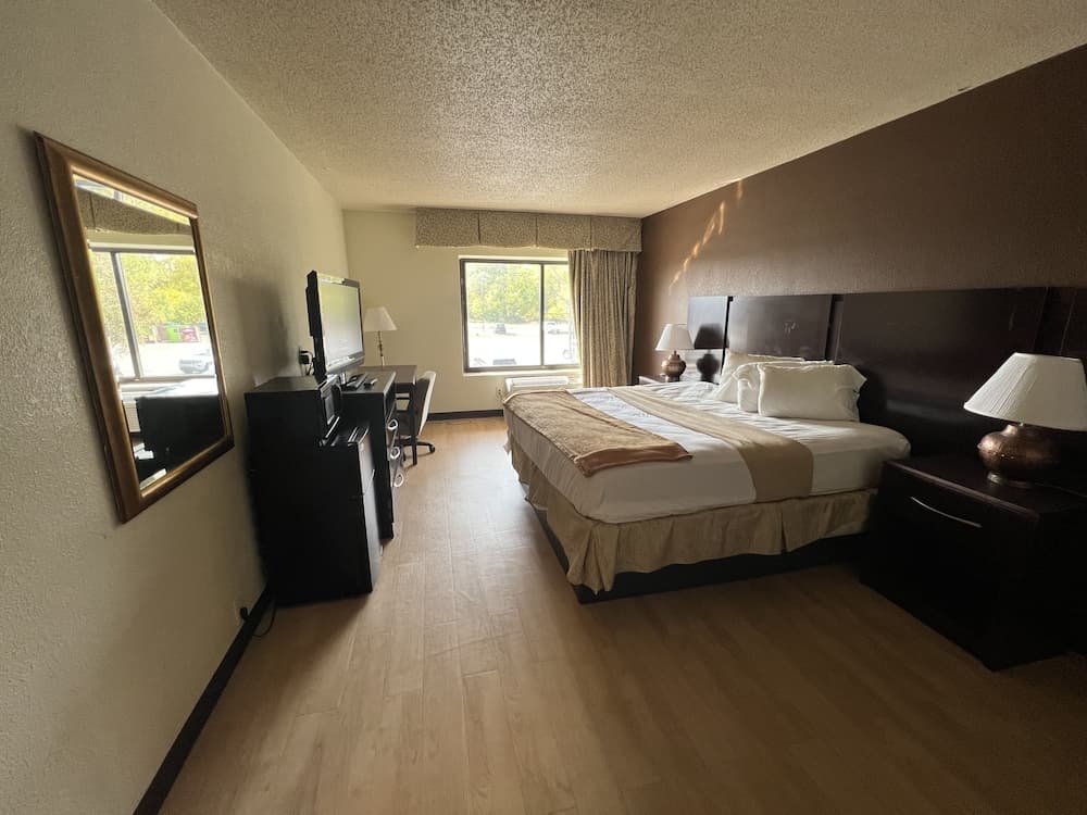 A Victory Inn - West Dearborn property views in Dearborn, MI — gallery photo 3